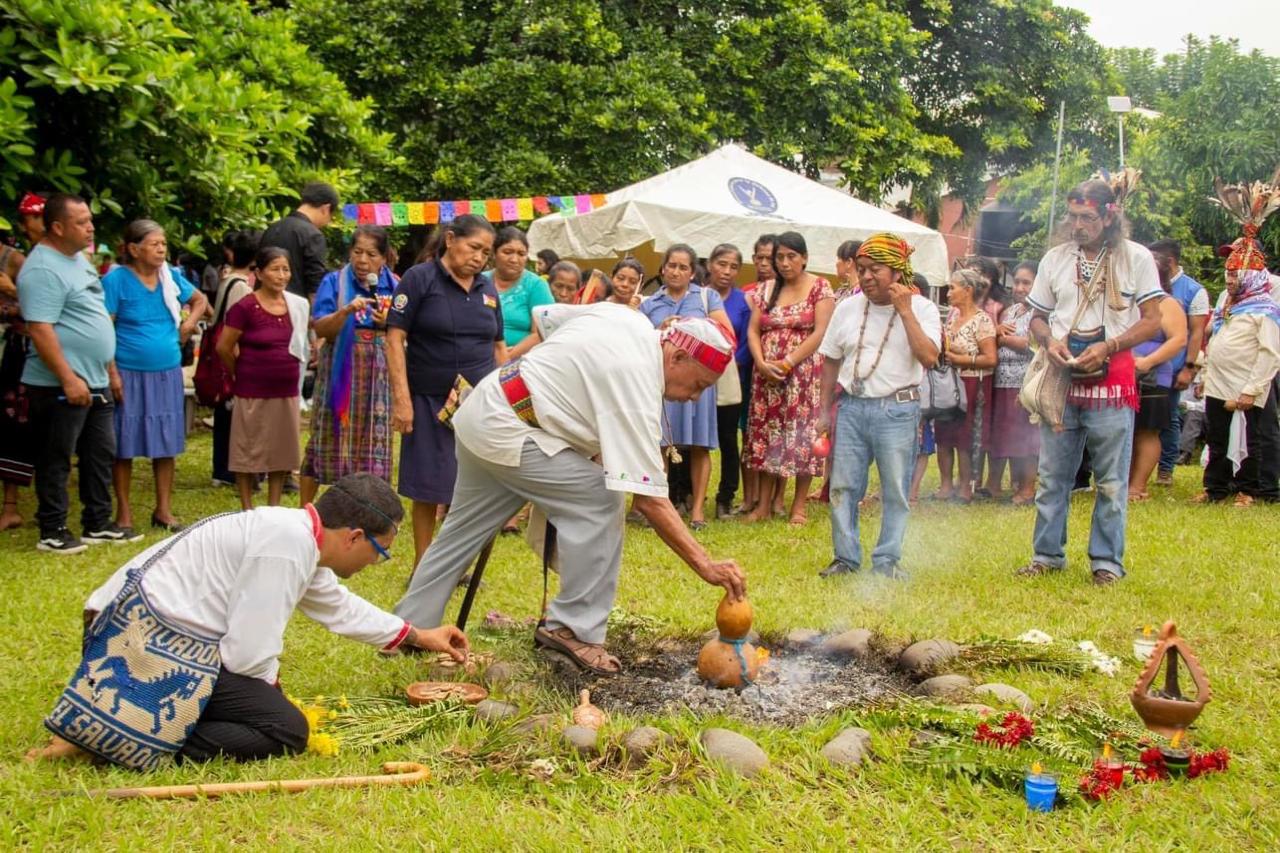 Día Internacional de Pueblos Los Pueblos